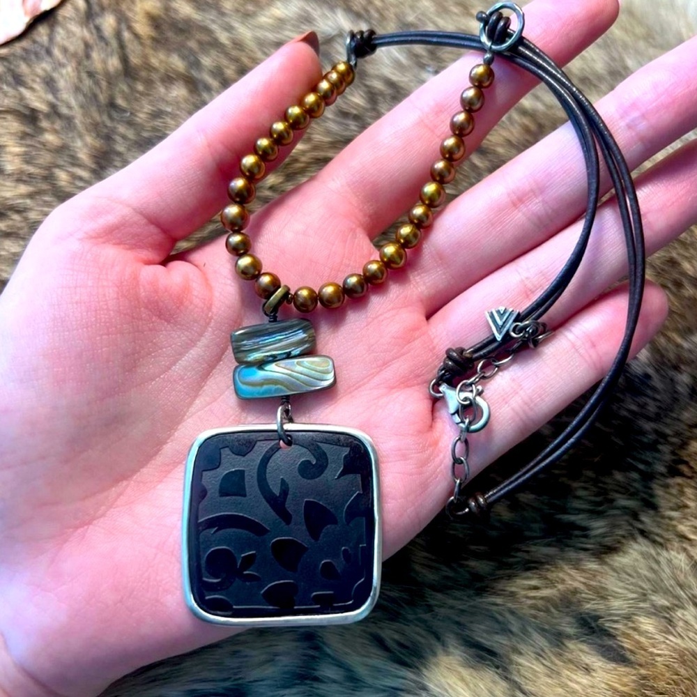 Vintage! Unique. RARE. Silpada Necklace with black Shell Pendant Necklace N1803 - Picture 2 of 6